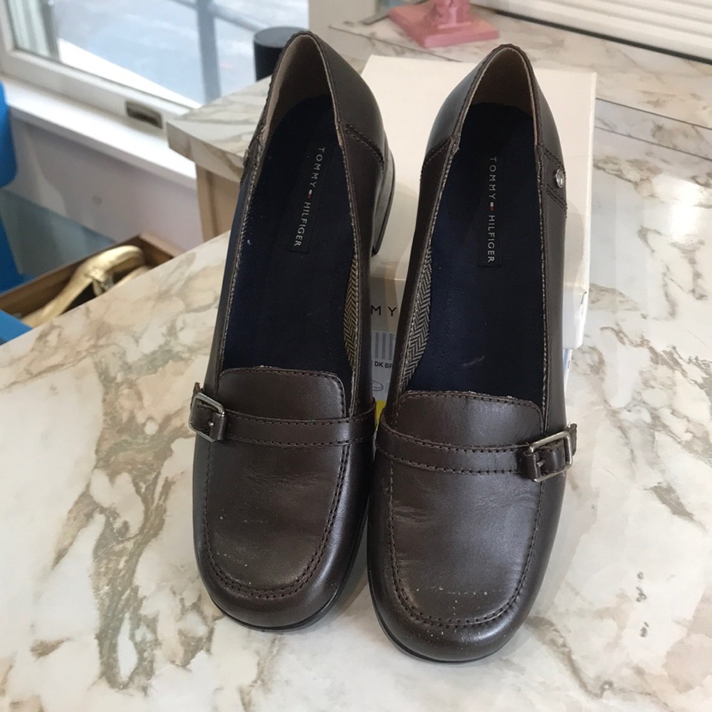 Tommy Hilfiger carline dk brown leather shoes worn once 9 1/2